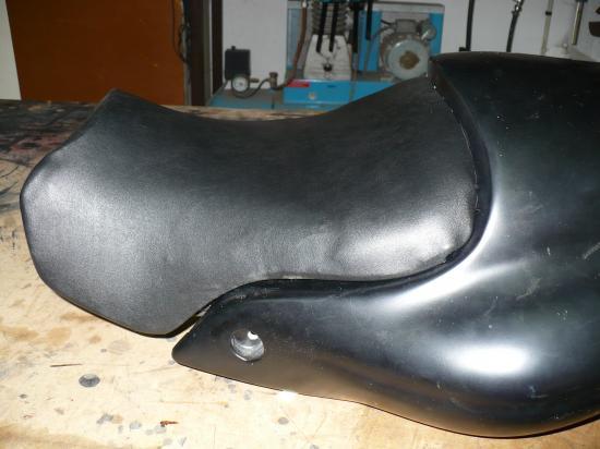 Fabrication d'une selle de moto sur mesure