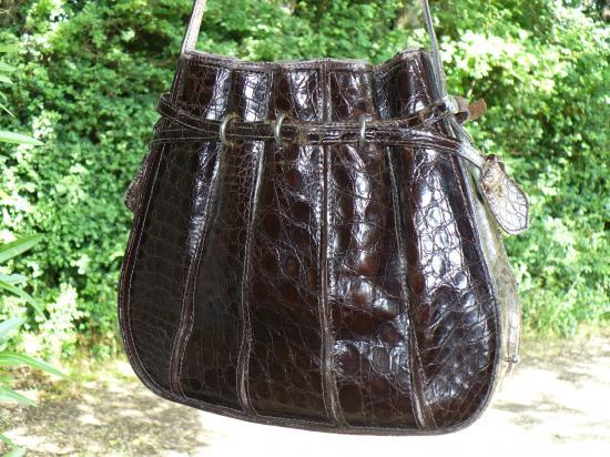 Remise en état d'un sac à main